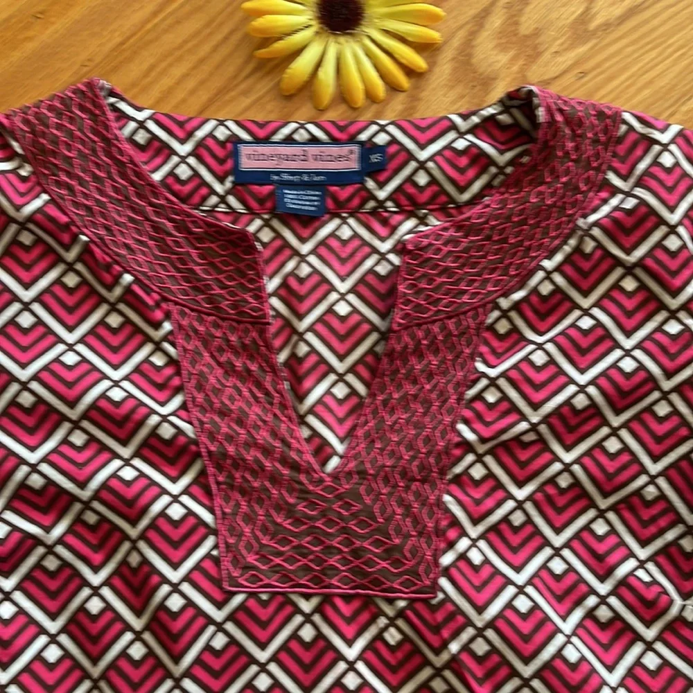 🌺 VINEYARD VINES; Adorable, 100% Cotton, Pink/Brown/Ecru Geometric Design Sz XS - Picture 3 of 10